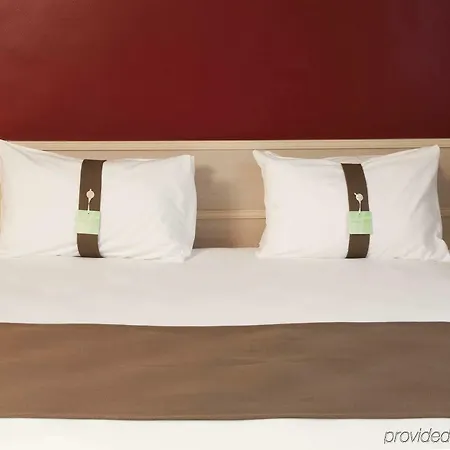 Centre By Ihg Szálloda 4*